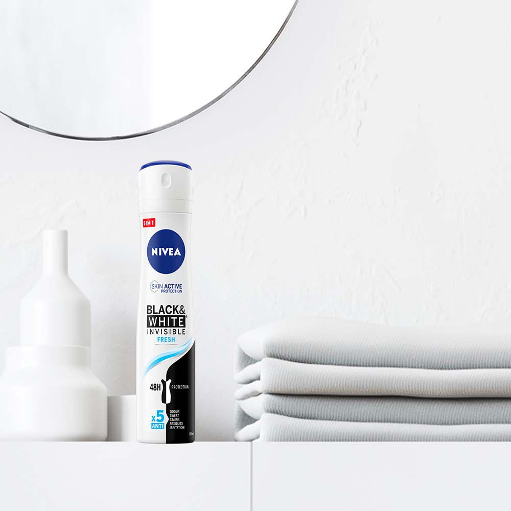 Nivea Black & White Invisible Fresh Deodorante Spray 150 ml, , large